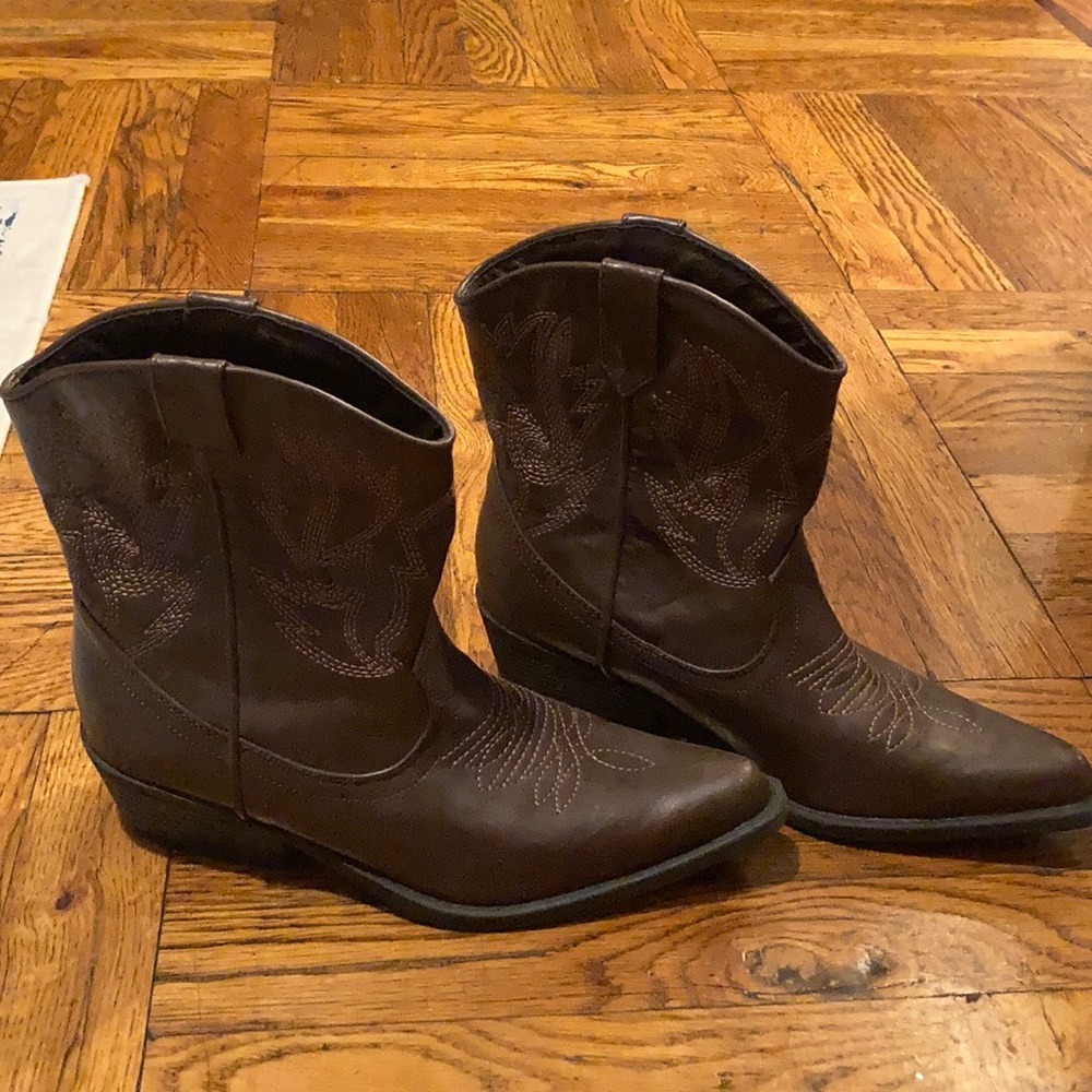 Cowboy boots women size 7